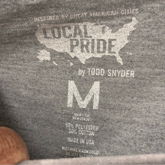 Local Pride Todd Snyder California Gray Graphic Tee Rainbow Peace Sign size M - Picture 8 of 11